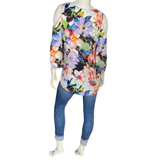 Spense Blouse
Size Small - Picture 4 of 6